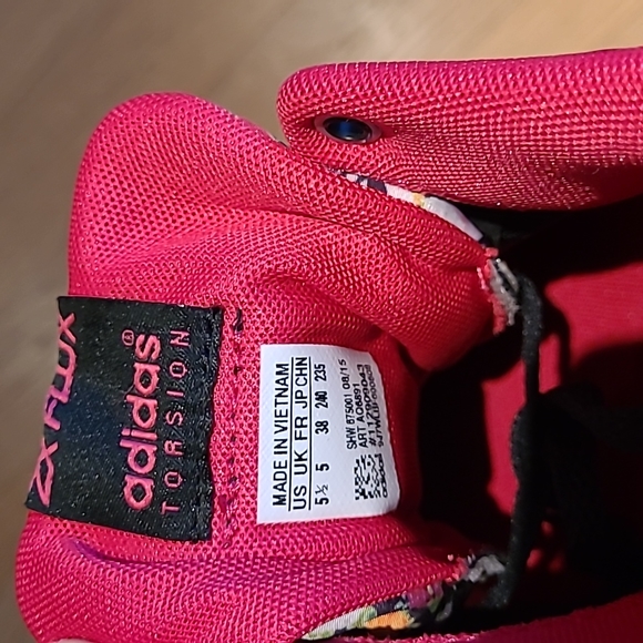 Adidas sneakers size 5 1/2 - Picture 5 of 6